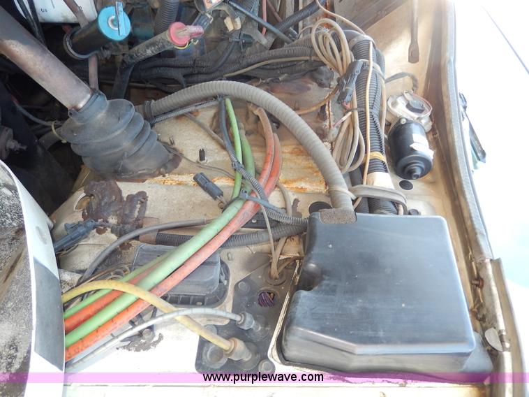 image for item H9708 2000 International 4900 dump truck