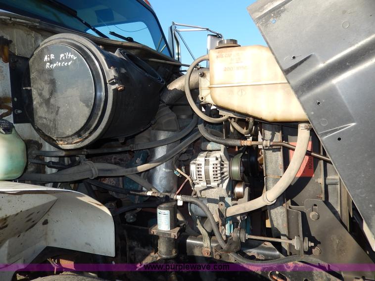 image for item H9708 2000 International 4900 dump truck