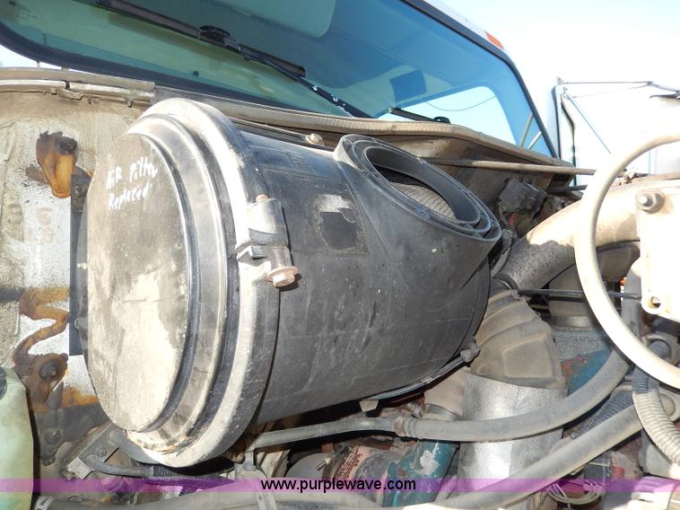 image for item H9708 2000 International 4900 dump truck