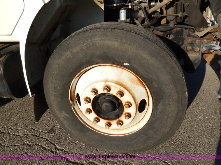 image for item H9708 2000 International 4900 dump truck