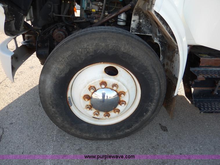 image for item H9708 2000 International 4900 dump truck