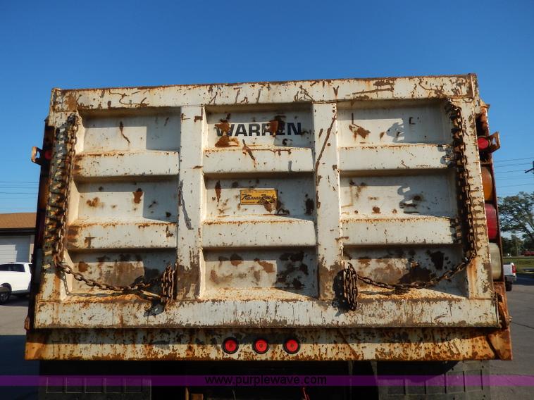 image for item H9708 2000 International 4900 dump truck