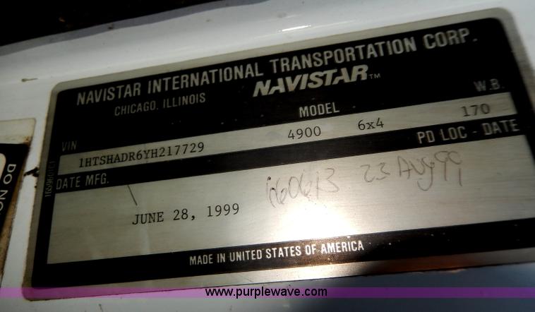 image for item H9708 2000 International 4900 dump truck