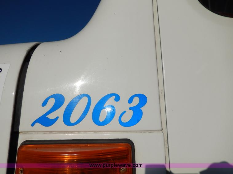 image for item H9708 2000 International 4900 dump truck