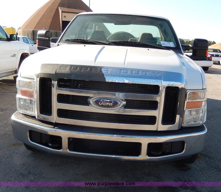 image for item H9709 2008 Ford F250 Super Duty XLT utility truck