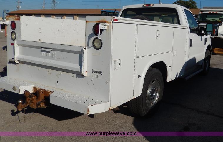 image for item H9709 2008 Ford F250 Super Duty XLT utility truck