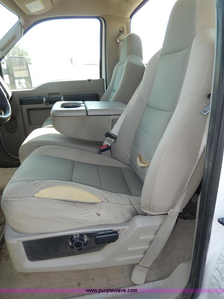 image for item H9709 2008 Ford F250 Super Duty XLT utility truck