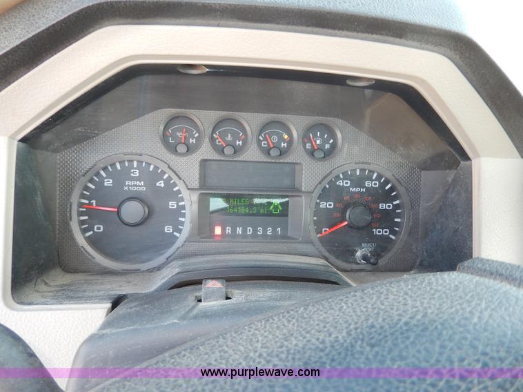 image for item H9709 2008 Ford F250 Super Duty XLT utility truck