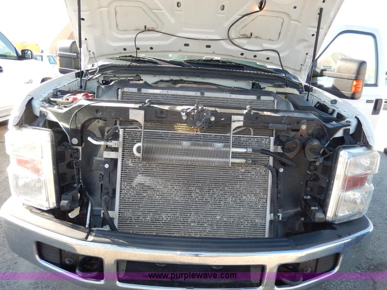 image for item H9709 2008 Ford F250 Super Duty XLT utility truck