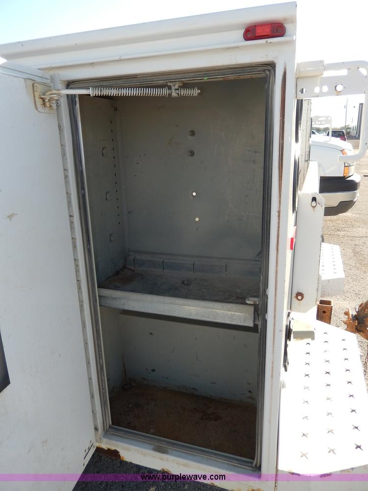 image for item H9709 2008 Ford F250 Super Duty XLT utility truck