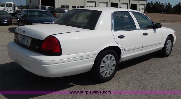 image for item H9729 2010 Ford Crown Victoria Police Interceptor