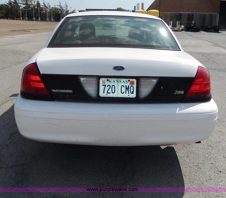image for item H9729 2010 Ford Crown Victoria Police Interceptor