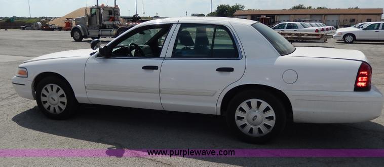 image for item H9729 2010 Ford Crown Victoria Police Interceptor