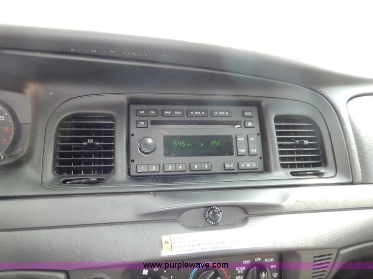 image for item H9729 2010 Ford Crown Victoria Police Interceptor