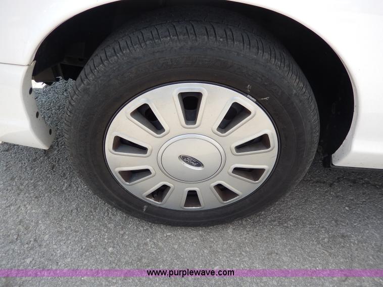 image for item H9729 2010 Ford Crown Victoria Police Interceptor