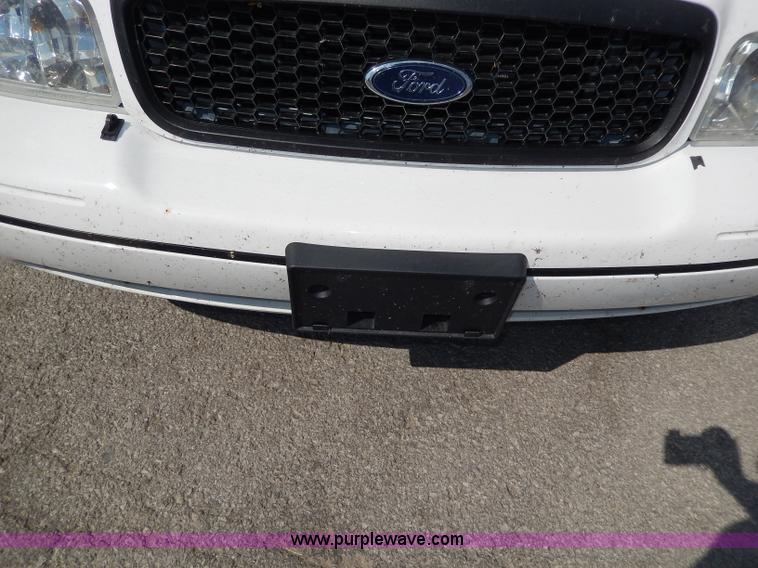 image for item H9729 2010 Ford Crown Victoria Police Interceptor