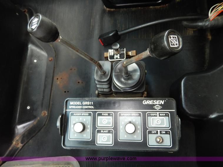 image for item H9730 1999 International 4900 dump truck