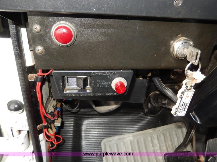 image for item H9730 1999 International 4900 dump truck