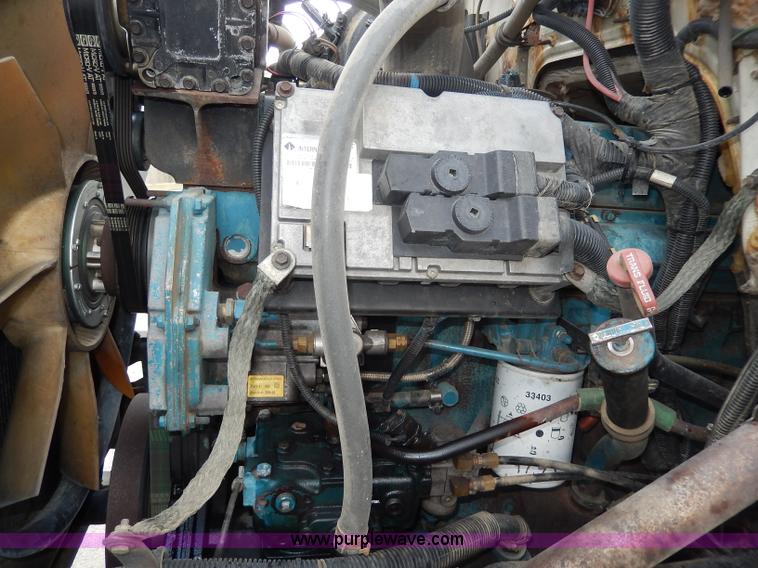 image for item H9730 1999 International 4900 dump truck