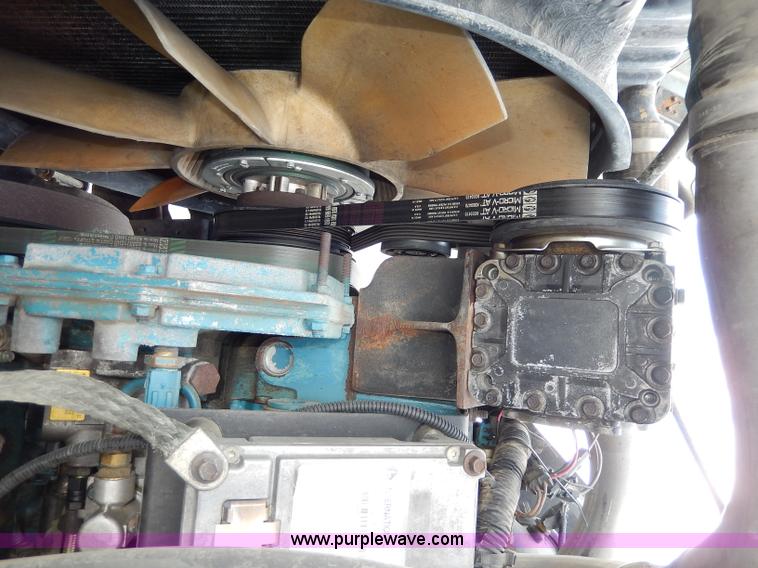 image for item H9730 1999 International 4900 dump truck