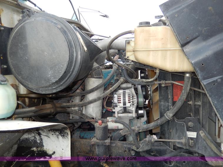 image for item H9730 1999 International 4900 dump truck