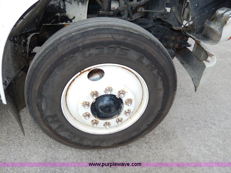 image for item H9730 1999 International 4900 dump truck