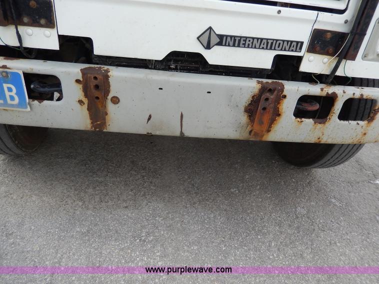 image for item H9730 1999 International 4900 dump truck