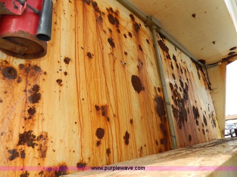 image for item H9730 1999 International 4900 dump truck