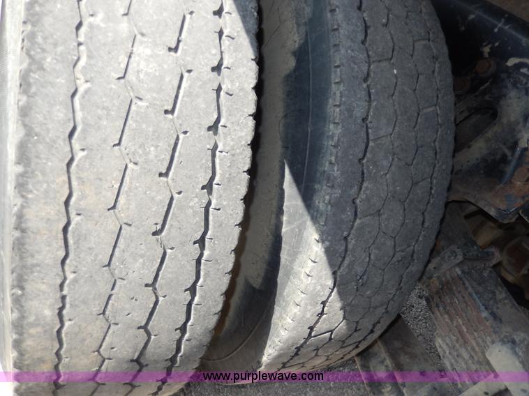 image for item H9730 1999 International 4900 dump truck