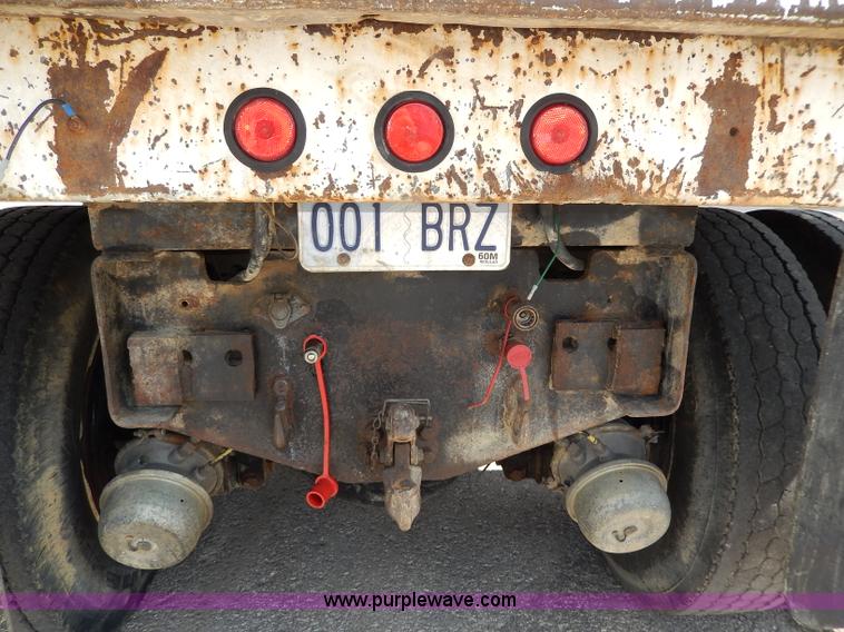 image for item H9730 1999 International 4900 dump truck