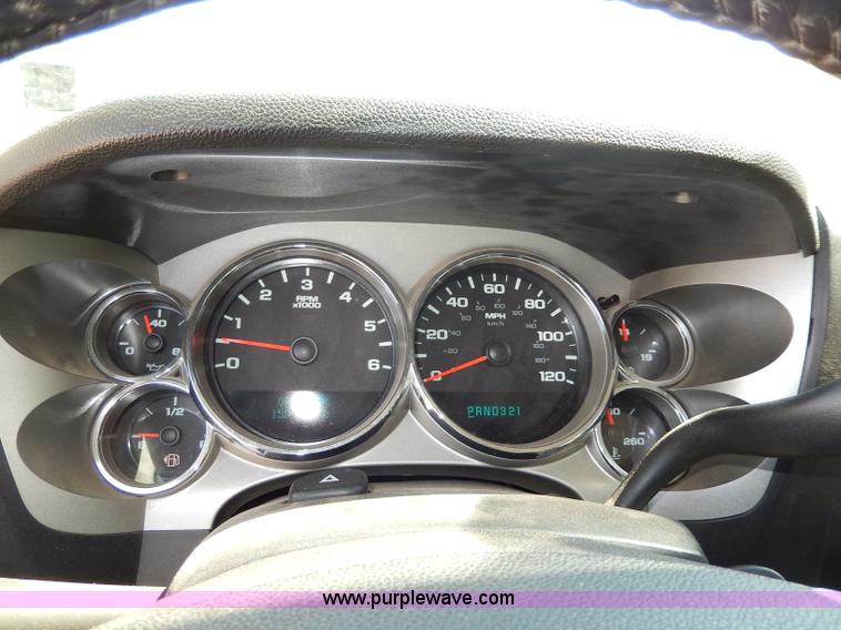 image for item H9732 2008 Chevrolet Silverado 1500 Crew Cab pickup truck