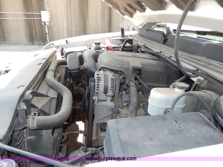 image for item H9732 2008 Chevrolet Silverado 1500 Crew Cab pickup truck