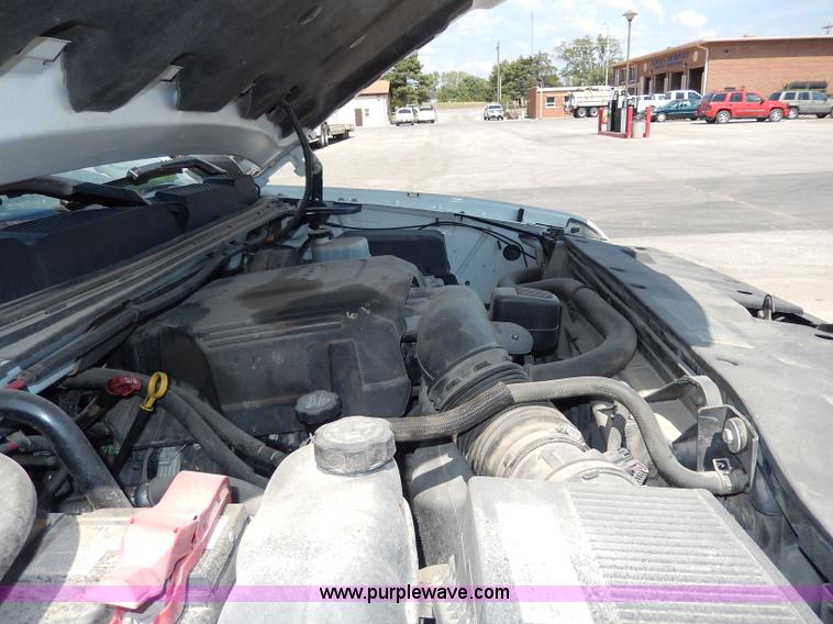 image for item H9732 2008 Chevrolet Silverado 1500 Crew Cab pickup truck