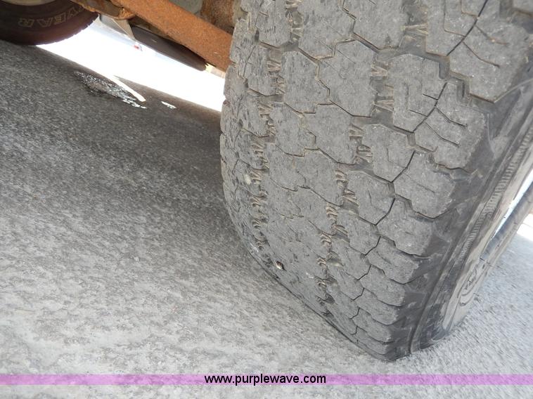 image for item H9732 2008 Chevrolet Silverado 1500 Crew Cab pickup truck