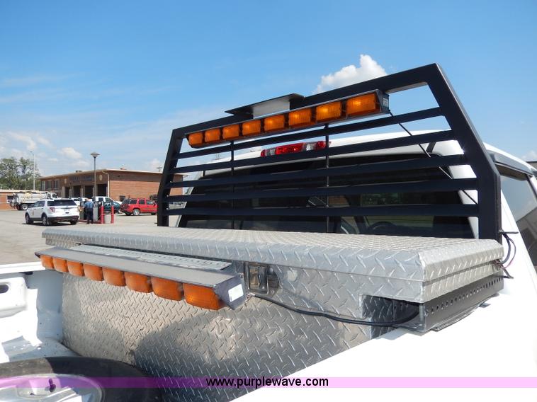 image for item H9732 2008 Chevrolet Silverado 1500 Crew Cab pickup truck