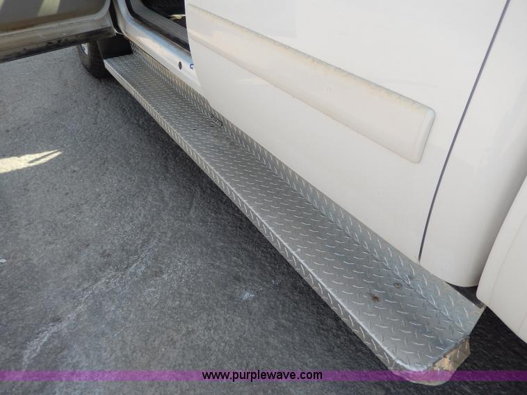 image for item H9732 2008 Chevrolet Silverado 1500 Crew Cab pickup truck