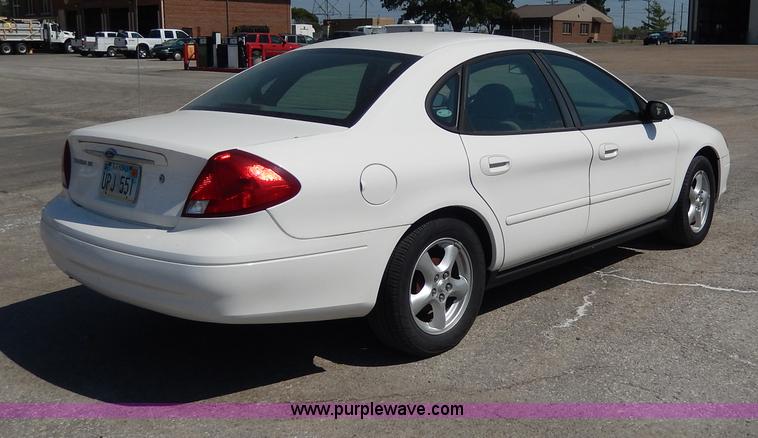 image for item H9734 2003 Ford Taurus SE