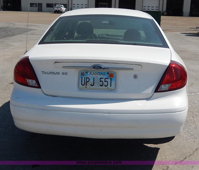 image for item H9734 2003 Ford Taurus SE