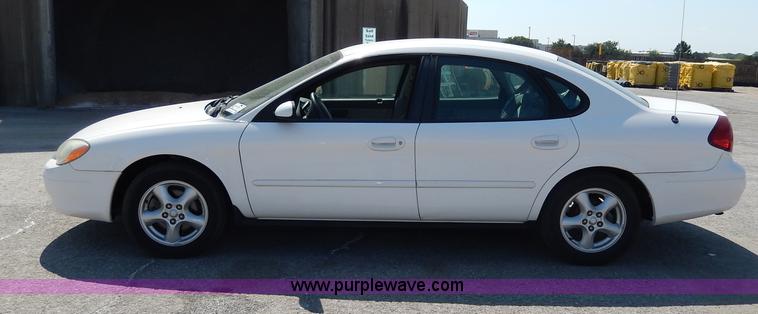 image for item H9734 2003 Ford Taurus SE