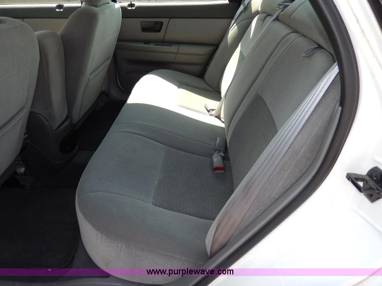 image for item H9734 2003 Ford Taurus SE