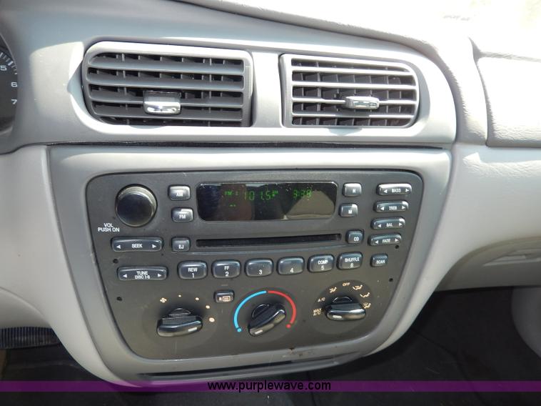 image for item H9734 2003 Ford Taurus SE