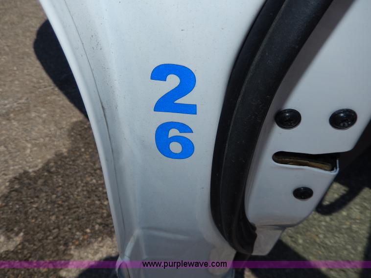 image for item H9734 2003 Ford Taurus SE