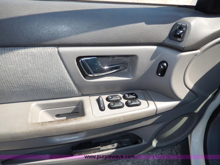 image for item H9735 2000 Ford Taurus SE SVG