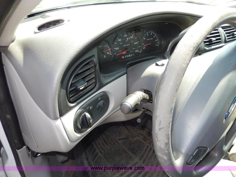 image for item H9735 2000 Ford Taurus SE SVG