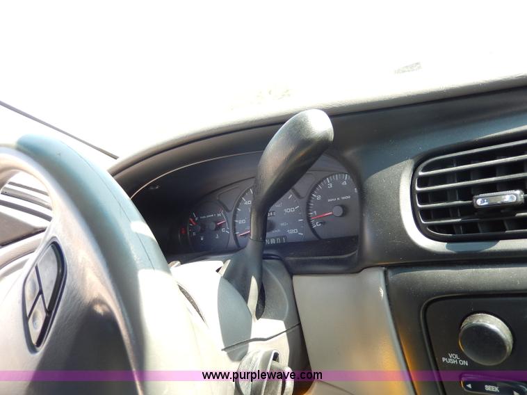 image for item H9735 2000 Ford Taurus SE SVG