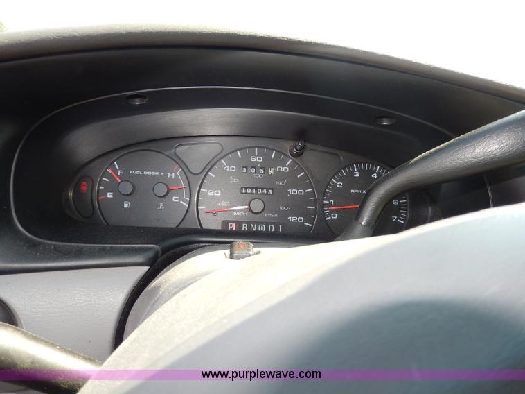 image for item H9735 2000 Ford Taurus SE SVG