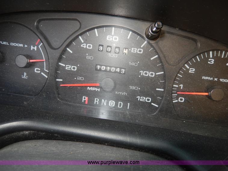 image for item H9735 2000 Ford Taurus SE SVG