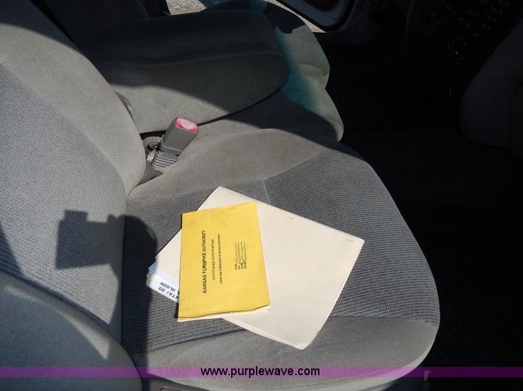 image for item H9735 2000 Ford Taurus SE SVG