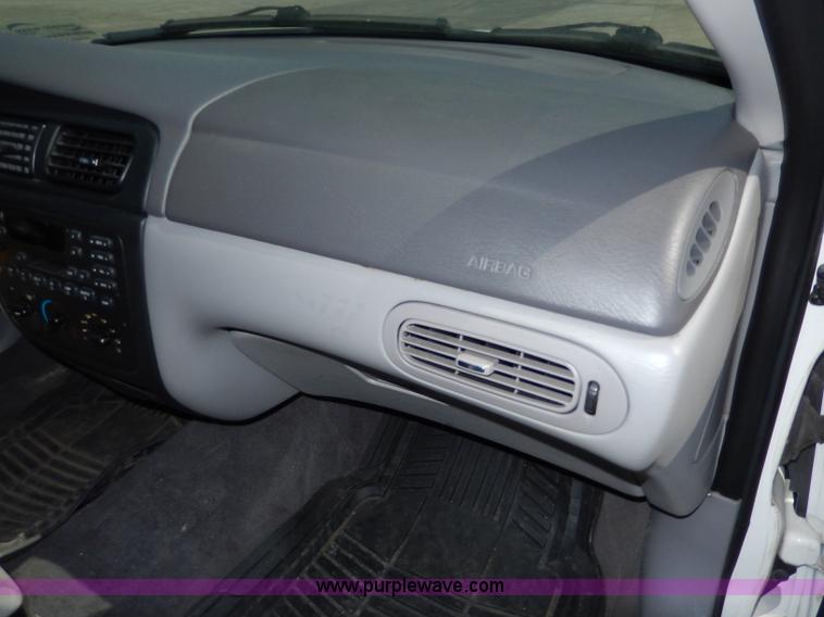 image for item H9735 2000 Ford Taurus SE SVG