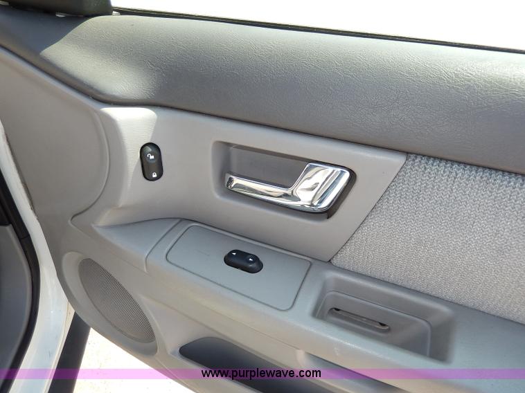 image for item H9735 2000 Ford Taurus SE SVG